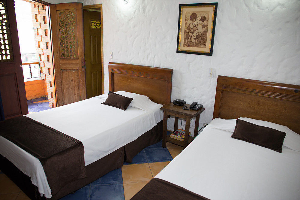 Ayenda 1223 Porton De La 10 Otel Medellín Dış mekan fotoğraf